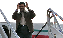 آغاز رسمی عملیات احداث سه پروژه بزرگ ملی در استان لرستان با حضور احمدی‌نژاد